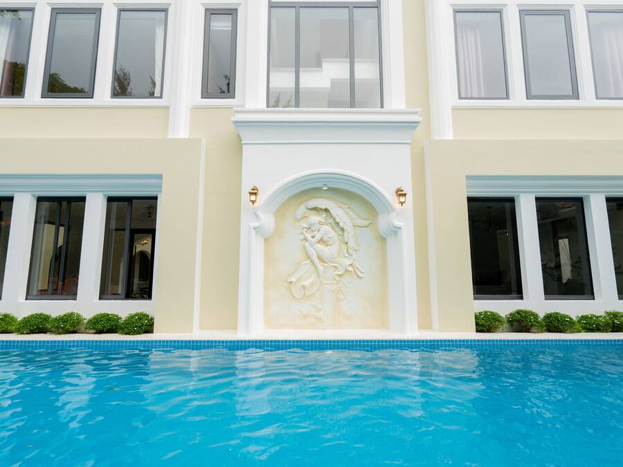 Kolam renang outdoor
