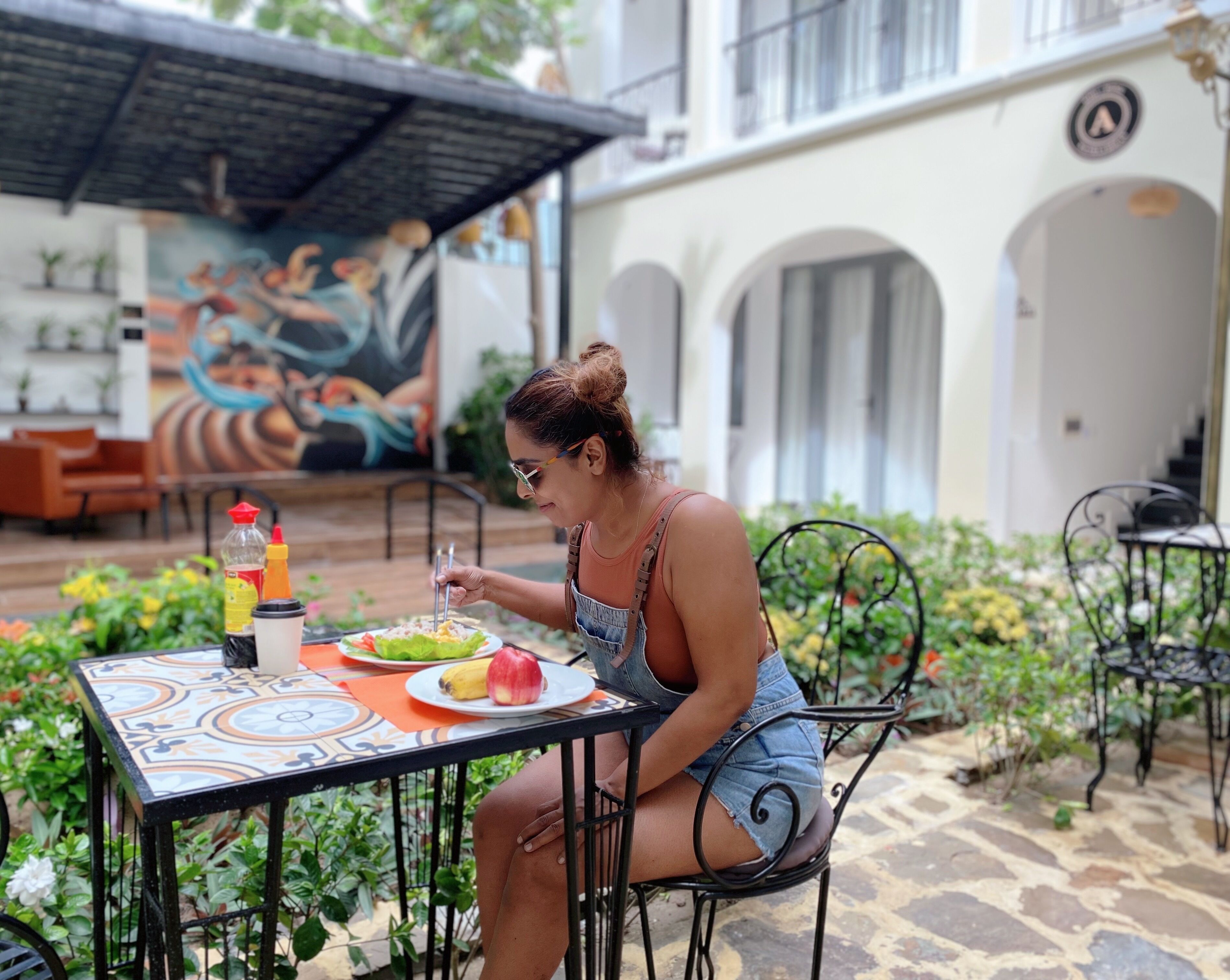 free daily full breakfast