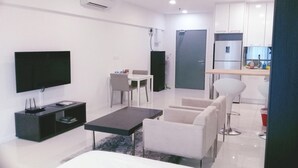 Estúdio premium | Área de estar | TV LED