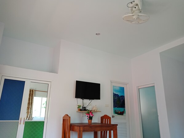 Standard Room with Air Condition | Rollaway beds, free WiFi