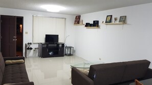 Flat-screen TV - Big Family House (Tamuning)