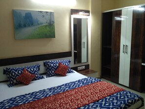 Chambre Double Deluxe, 1 lit double, vue parc | Literie de qualité supérieure, lits pliants/supplémentaires