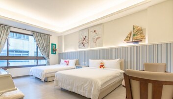 Luxury Quadruple Room | Individually decorated, individually furnished, desk, blackout drapes