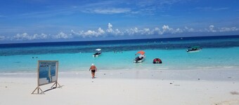 Baraka Aquarium Bungalows