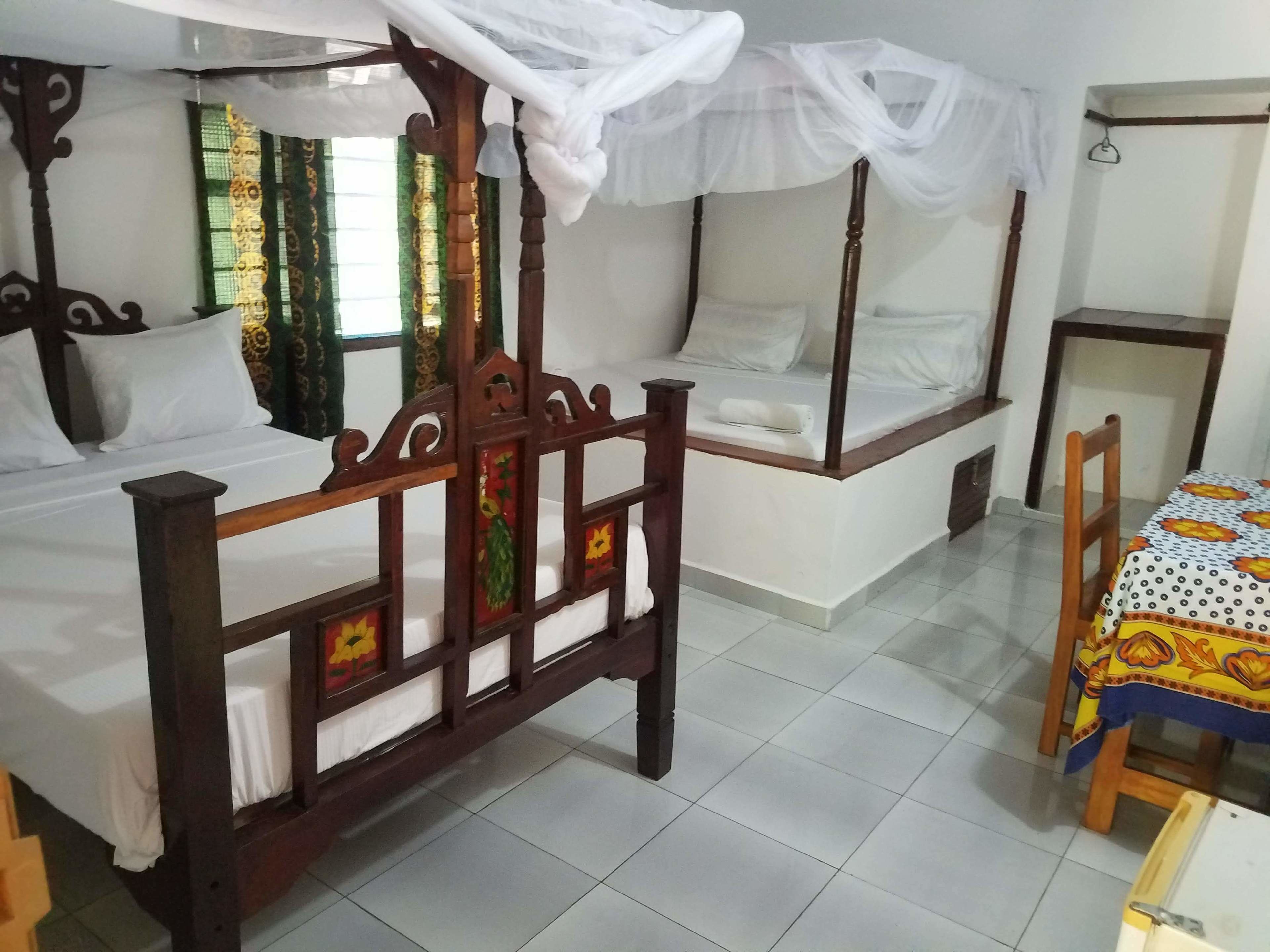 Baraka Aquarium Bungalows