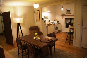 Casa clássico, 2 quartos (The Farmers Cottage) | Opções para refeição no quarto