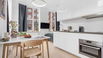 Studio | Private kitchen | Fridge, microwave