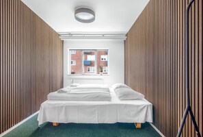 Apartment | Hypo-allergenic bedding, free WiFi, bed sheets