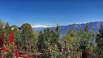 Premium Room with 360 Degree View | Mountain view