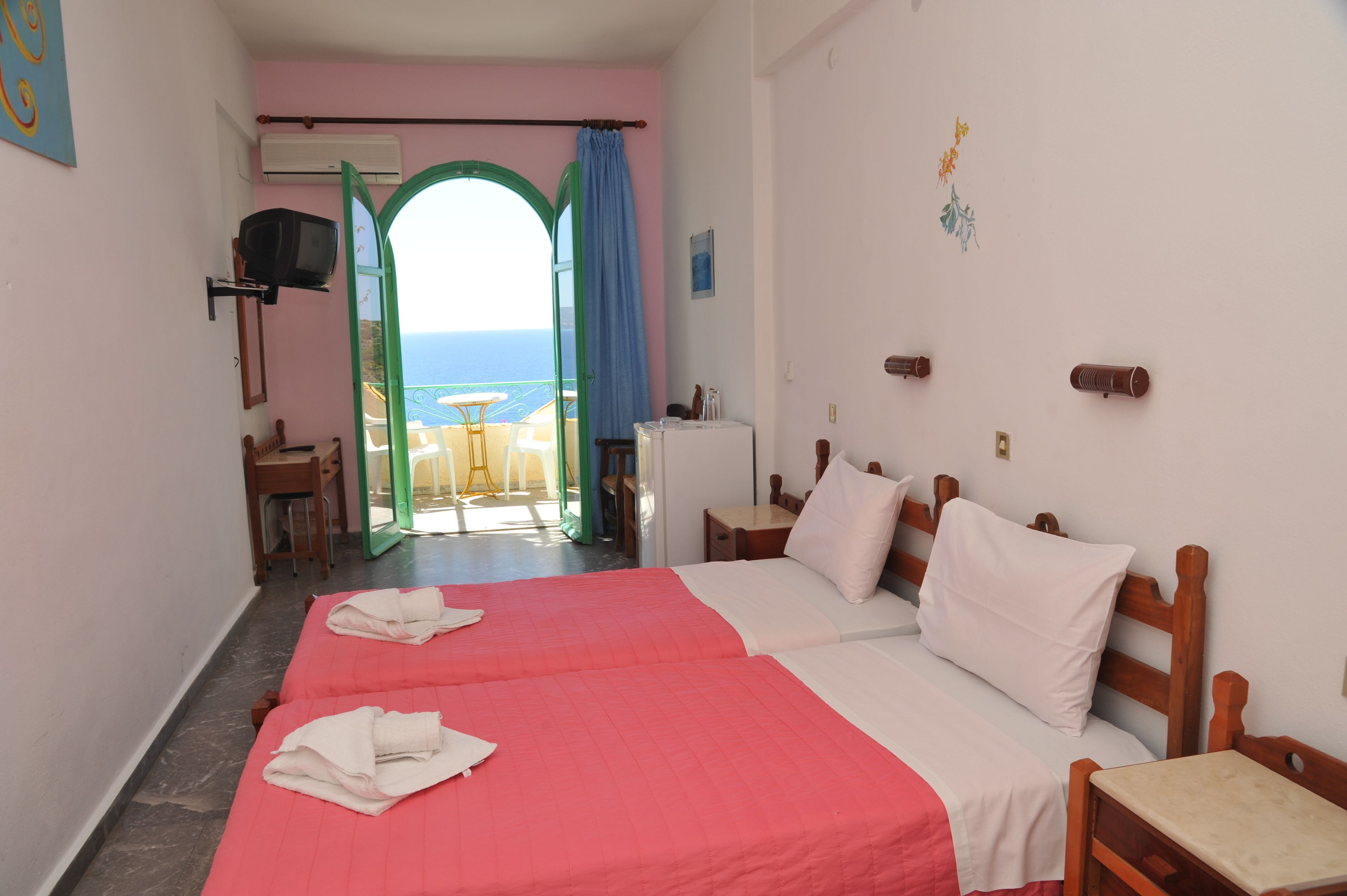 in-room safe, iron/ironing board, free cots/infant beds, rollaway beds