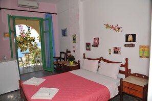 In-room safe, iron/ironing board, free WiFi, bed sheets - Erofili Rooms (Agios Vasileios)
