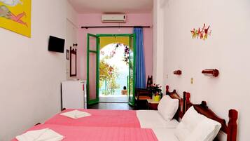 In-room safe, iron/ironing board, free WiFi, bed sheets