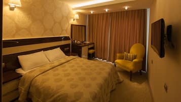 Egyptian cotton sheets, premium bedding, Select Comfort beds, minibar