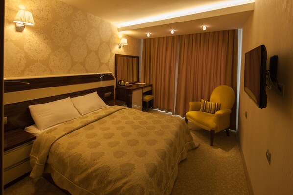 Comfort Double Room | Egyptian cotton sheets, premium bedding, Select Comfort beds, minibar - Armin Hotel (Amasya)