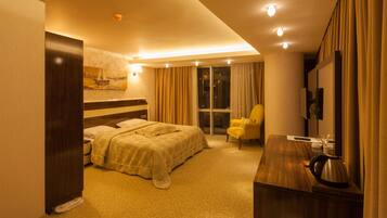 Egyptian cotton sheets, premium bedding, Select Comfort beds, minibar