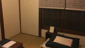 Single Room | Desk, free WiFi