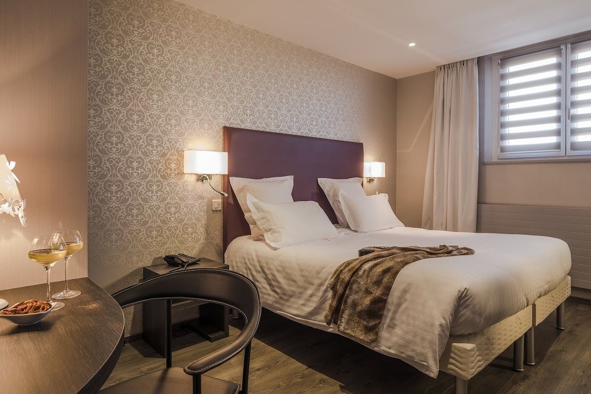 superior double or twin room | 1 bedroom, in-room safe, individually decorated, individually furnished