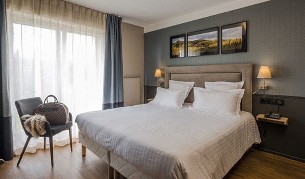 Superior dubbelrum eller tvåbäddsrum | Värdeförvaringsskåp på rummet, individuell inredning och unika möbler