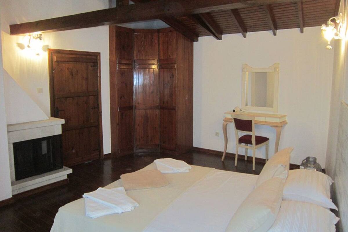 Schreibtisch, Bügeleisen/Bügelbrett, kostenloses WLAN