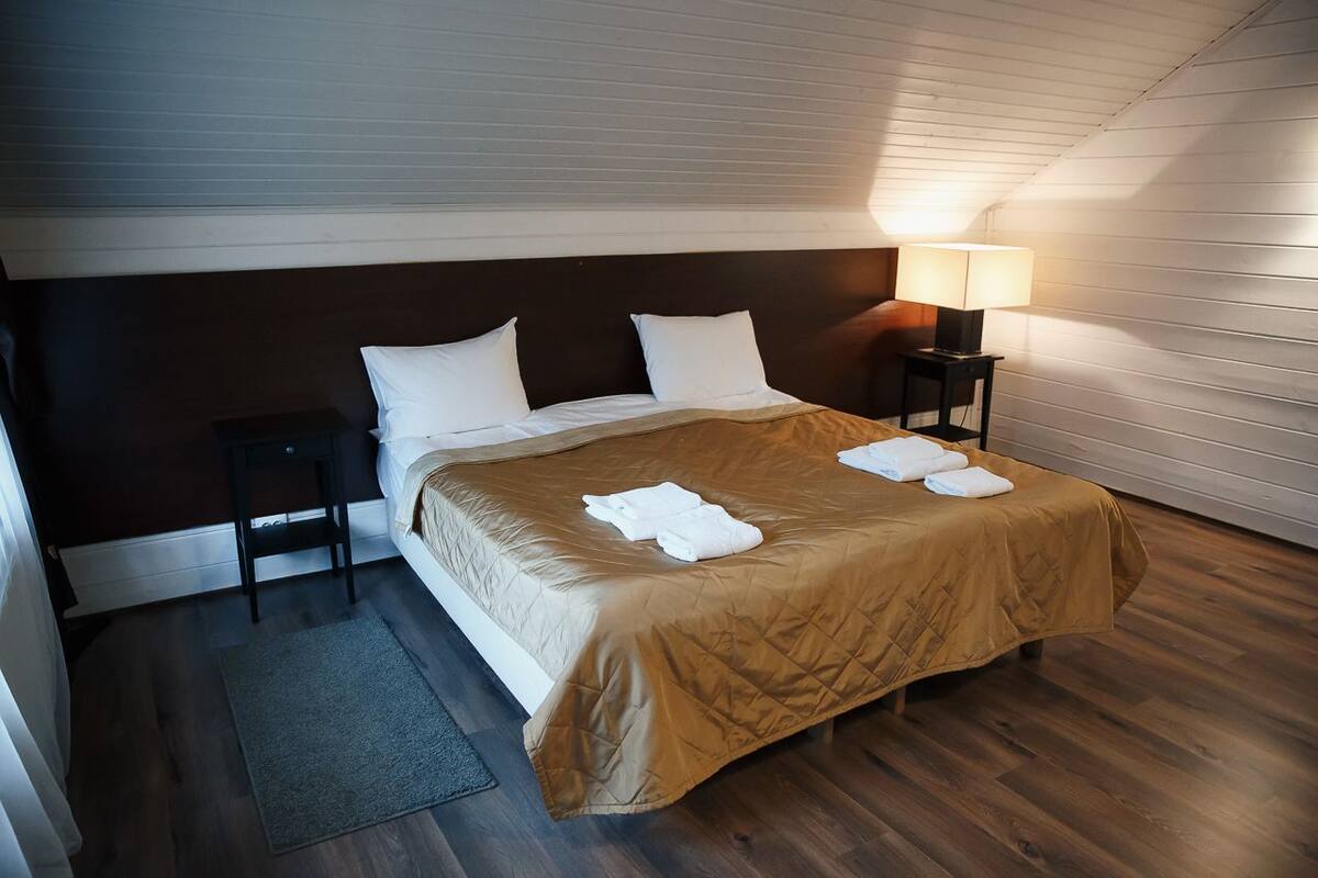 Cottage "Royal", 5 bedrooms | Premium bedding, iron/ironing board, free cots/infant beds
