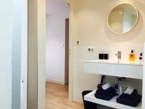 Comfort Suite, Ensuite (Anis Etoilé) | Bathroom - La Dolce Vita (Fouesnant)