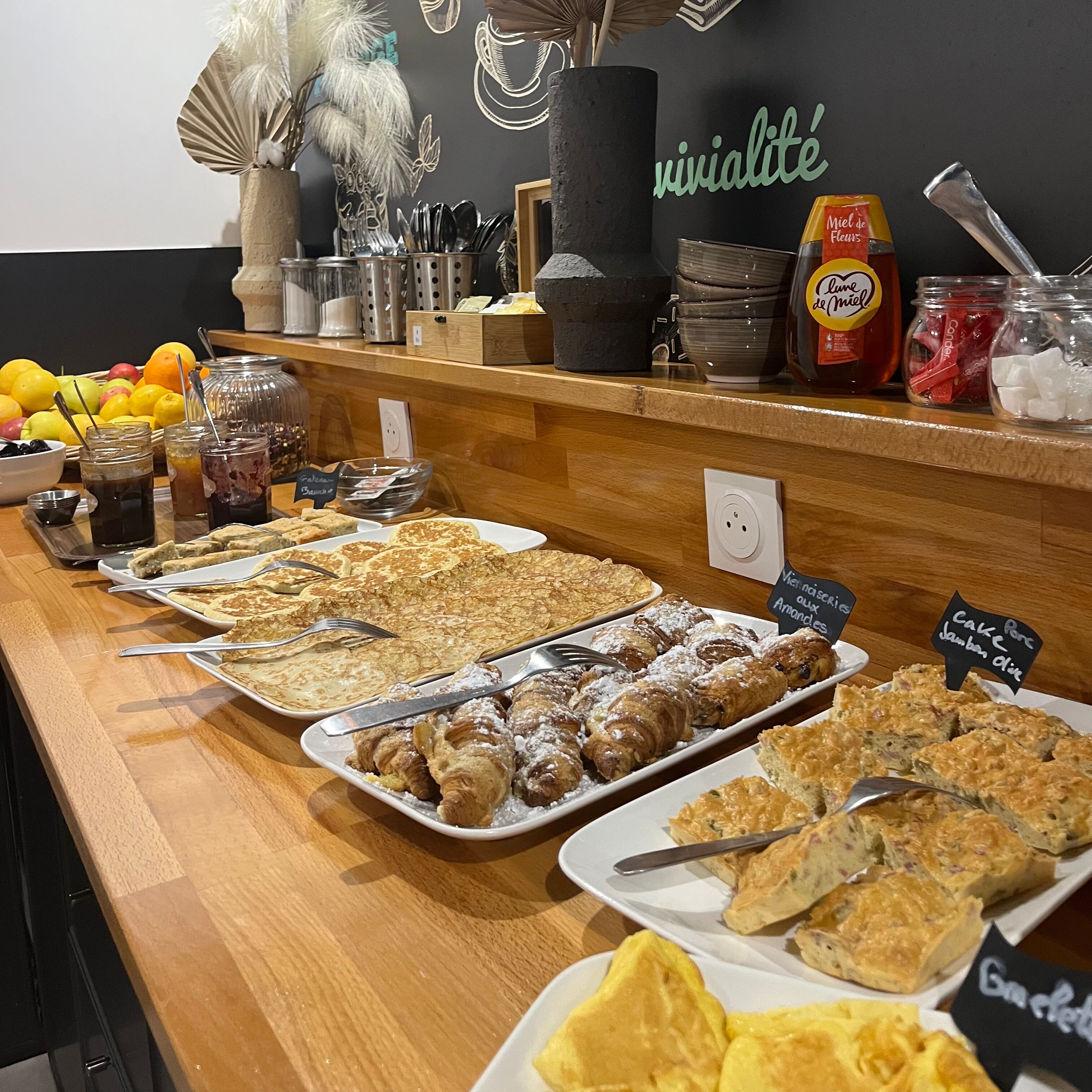 Daily buffet breakfast for a fee