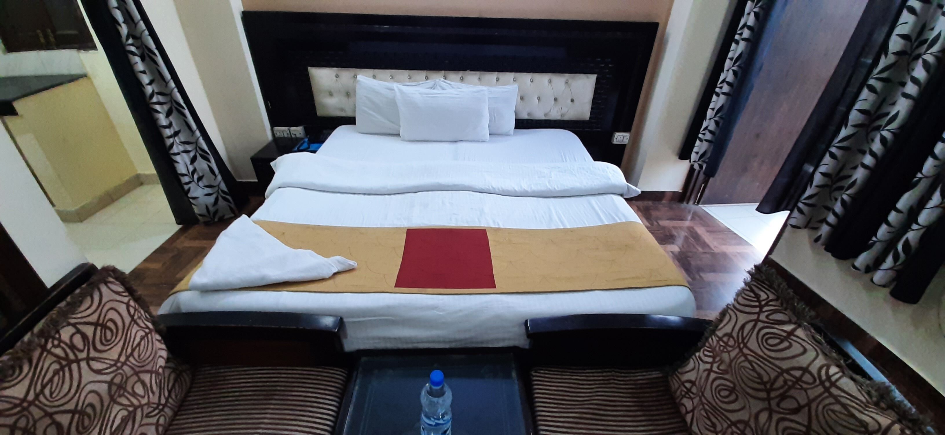 Executive Double or Twin Room, Accessible | 1 bedroom, desk, free WiFi, bed sheets