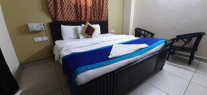 1 quarto, escrivaninha, Wi-Fi de cortesia, roupa de cama