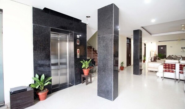 Interior - Hotel Kundan Palace (New Delhi)