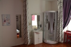 Habitación Confort, 1 cama matrimonial | Wifi gratis y ropa de cama 