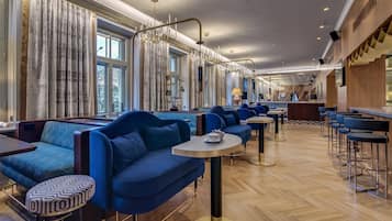 Breakfast, lunch, dinner served; international cuisine