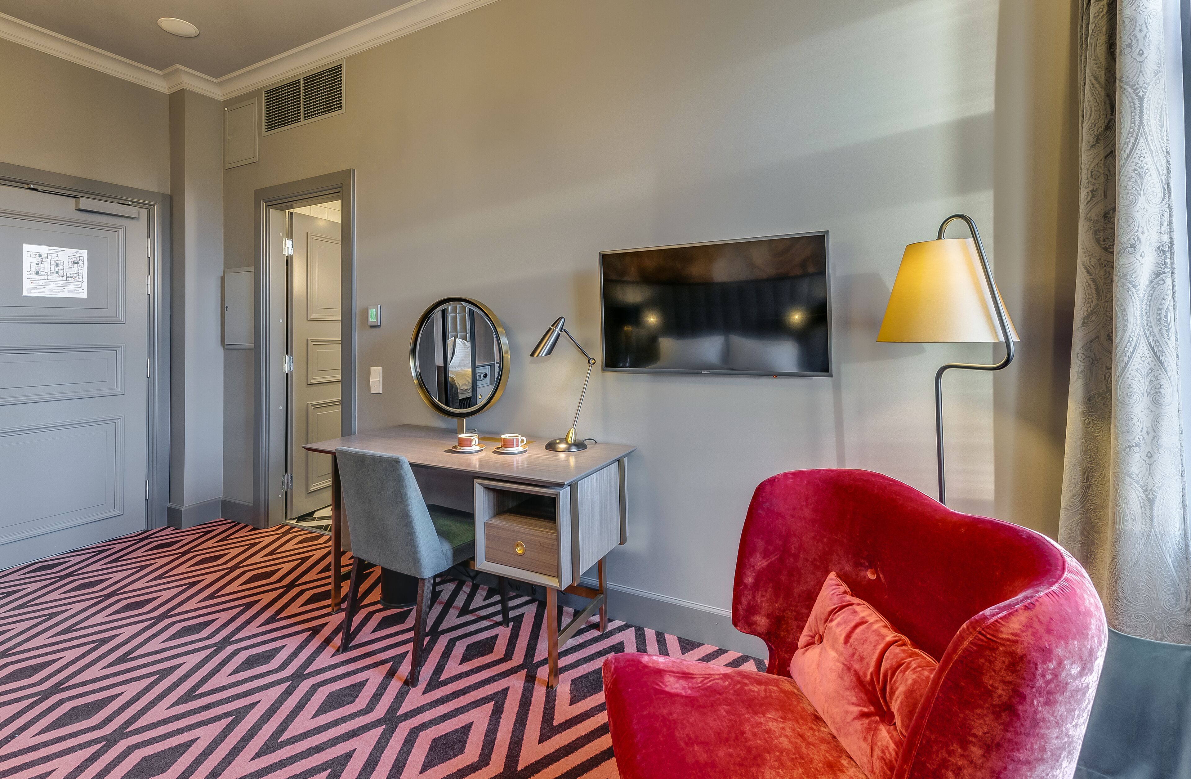 superior double room | living area | led tv