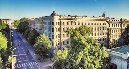 Grand Poet Hotel by Semarah