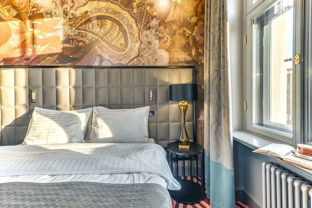 superior double room | minibar, in-room safe, desk, blackout curtains