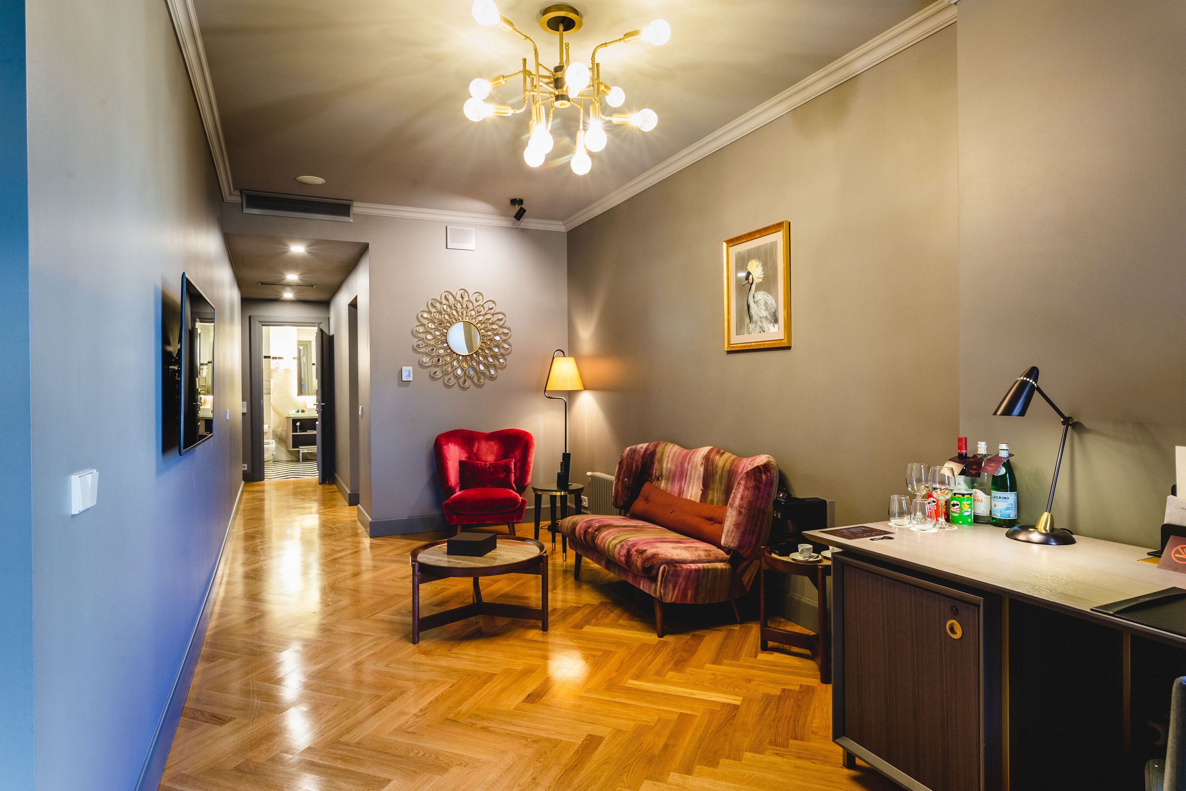 junior double room | living area | led tv