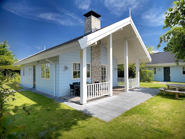 Bungalow, 3 slaapkamers (Cypres) | Een strijkplank/strijkijzer, babybedden (toeslag), gratis wifi