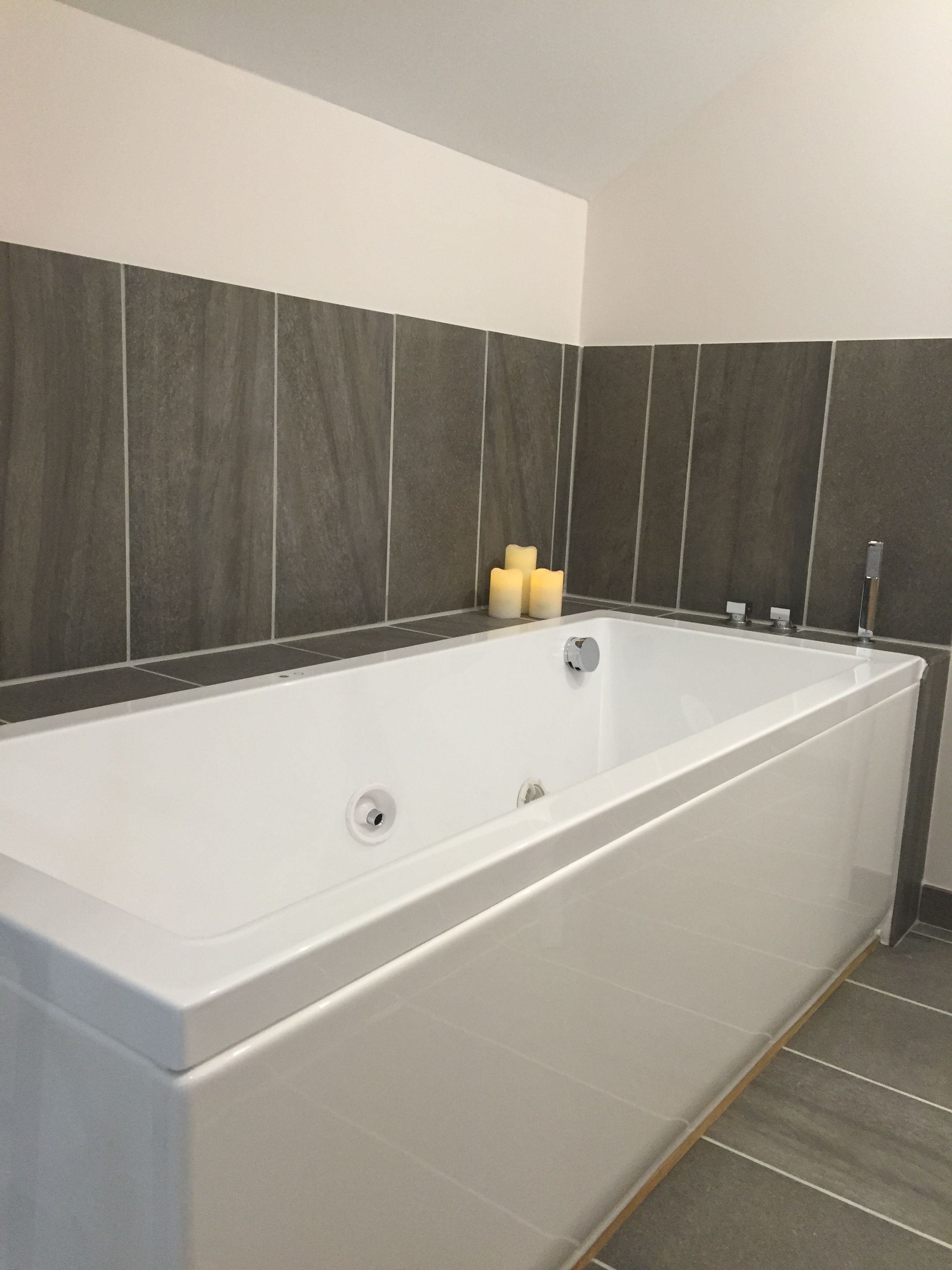 suite, jetted tub | jetted bathtub