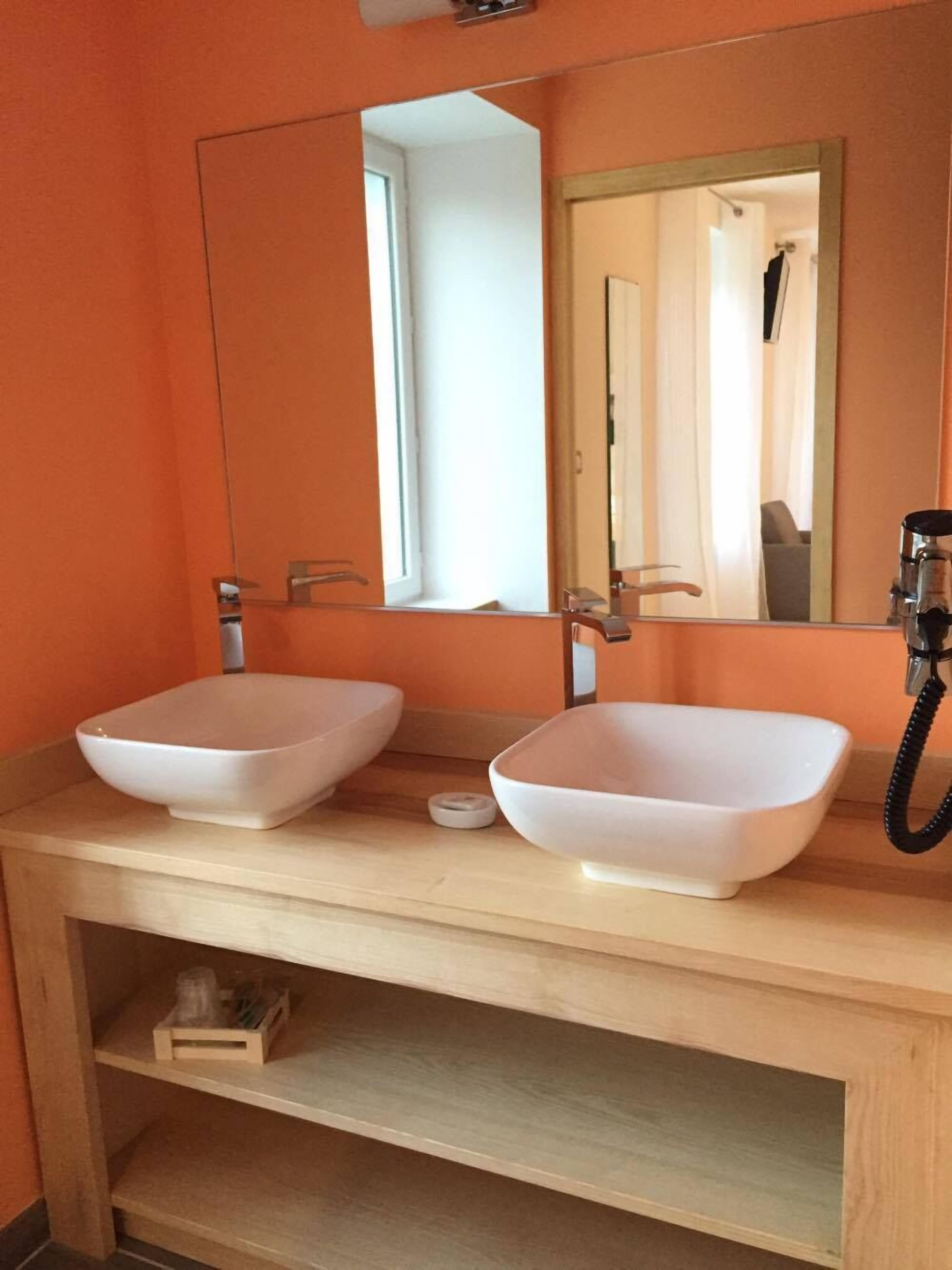 comfort plus double room | bathroom sink