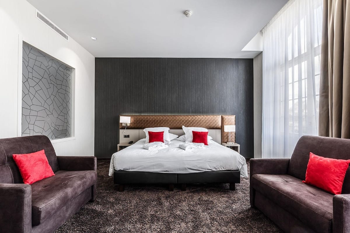 junior suite, balcony (centrale) | 1 bedroom, premium bedding, in-room safe, individually decorated