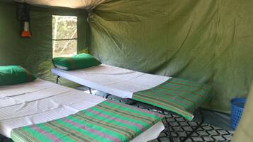 1 soveværelse, pengeskab på værelset