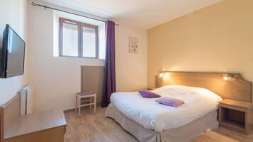 Comfort Double Room | Individually decorated, desk, blackout drapes, soundproofing