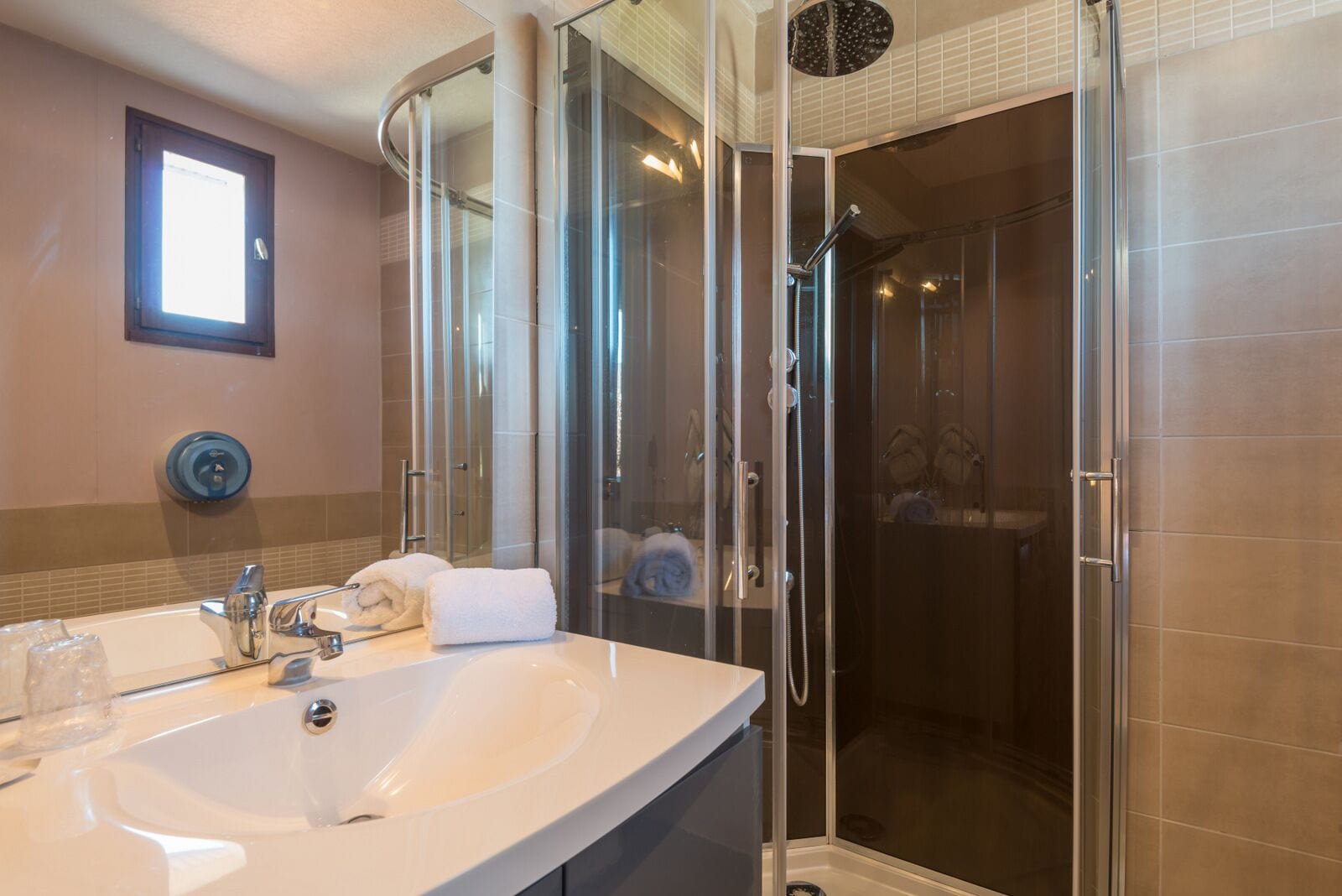 comfort double room | individually decorated, desk, blackout curtains, soundproofing