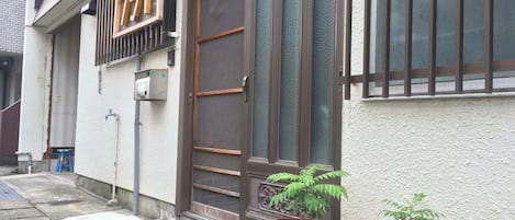 Façade de l’hébergement - soirée/nuit