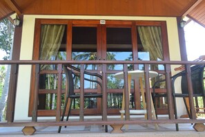 Deluxe Cottage | Balcony