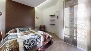 Premium bedding, in-room safe, desk, iron/ironing board