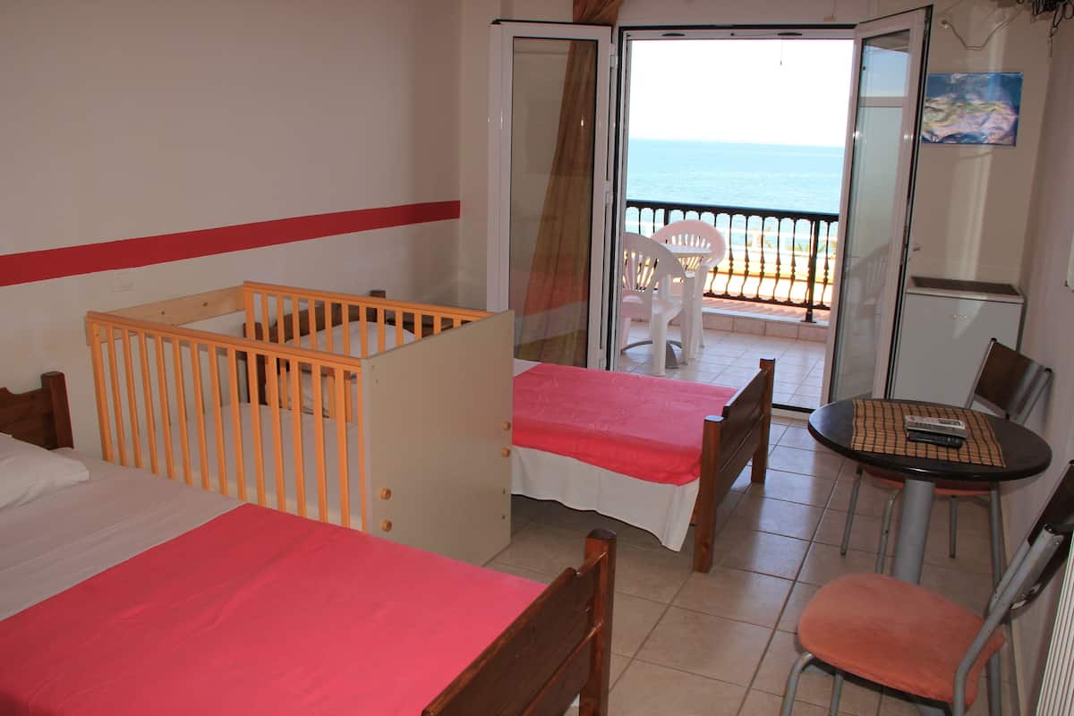 Twin Room, Sea View | 1 bedroom, desk, blackout drapes, soundproofing