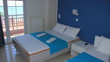 Kamar, pemandangan laut | 1 kamar tidur, meja kerja, tirai kedap cahaya, dan kedap suara