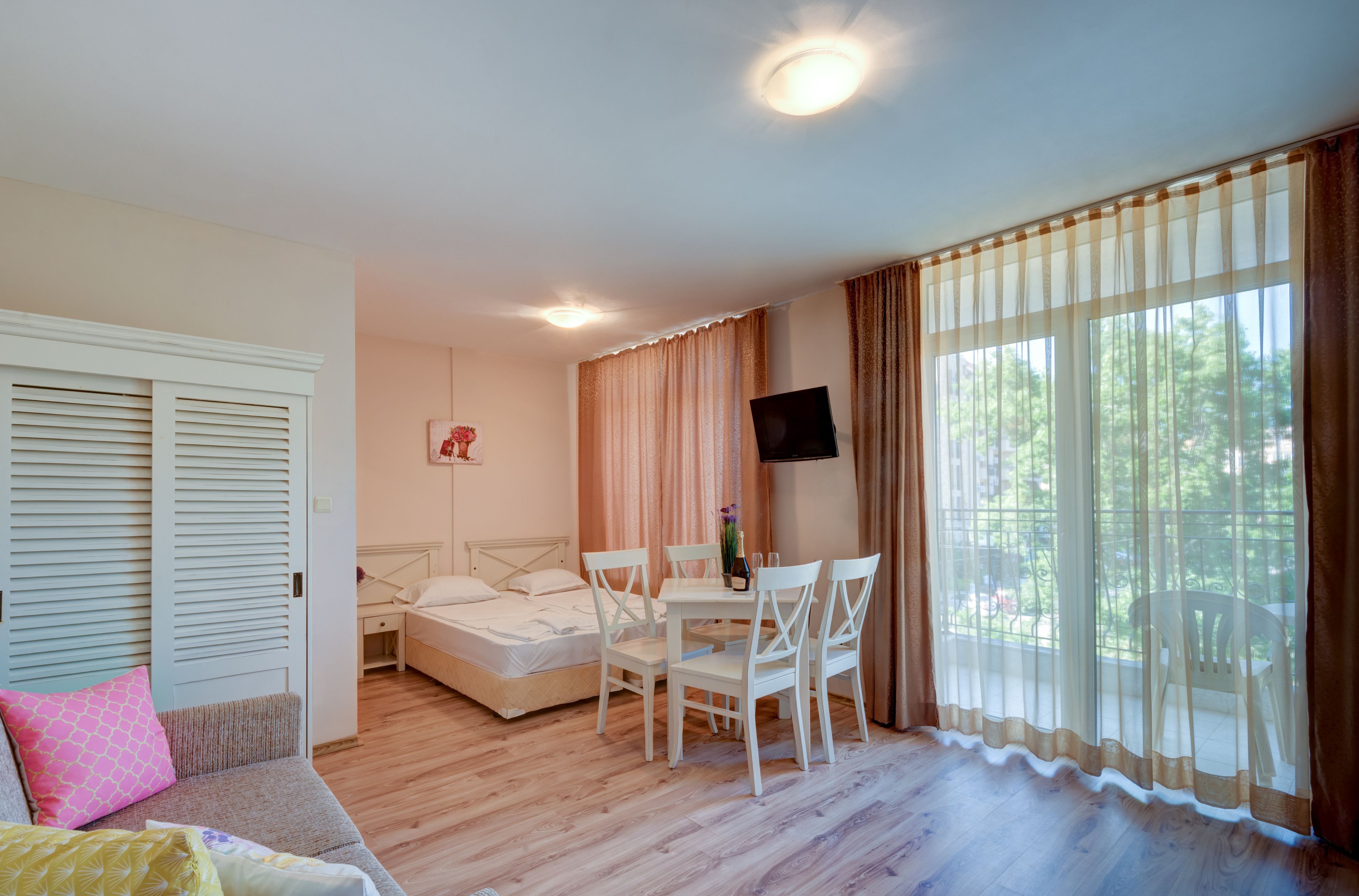 Foto - Dawn Park Complex