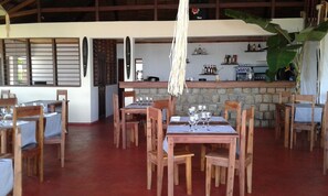 Frokost, lunsj og middag serveres, internasjonale retter 