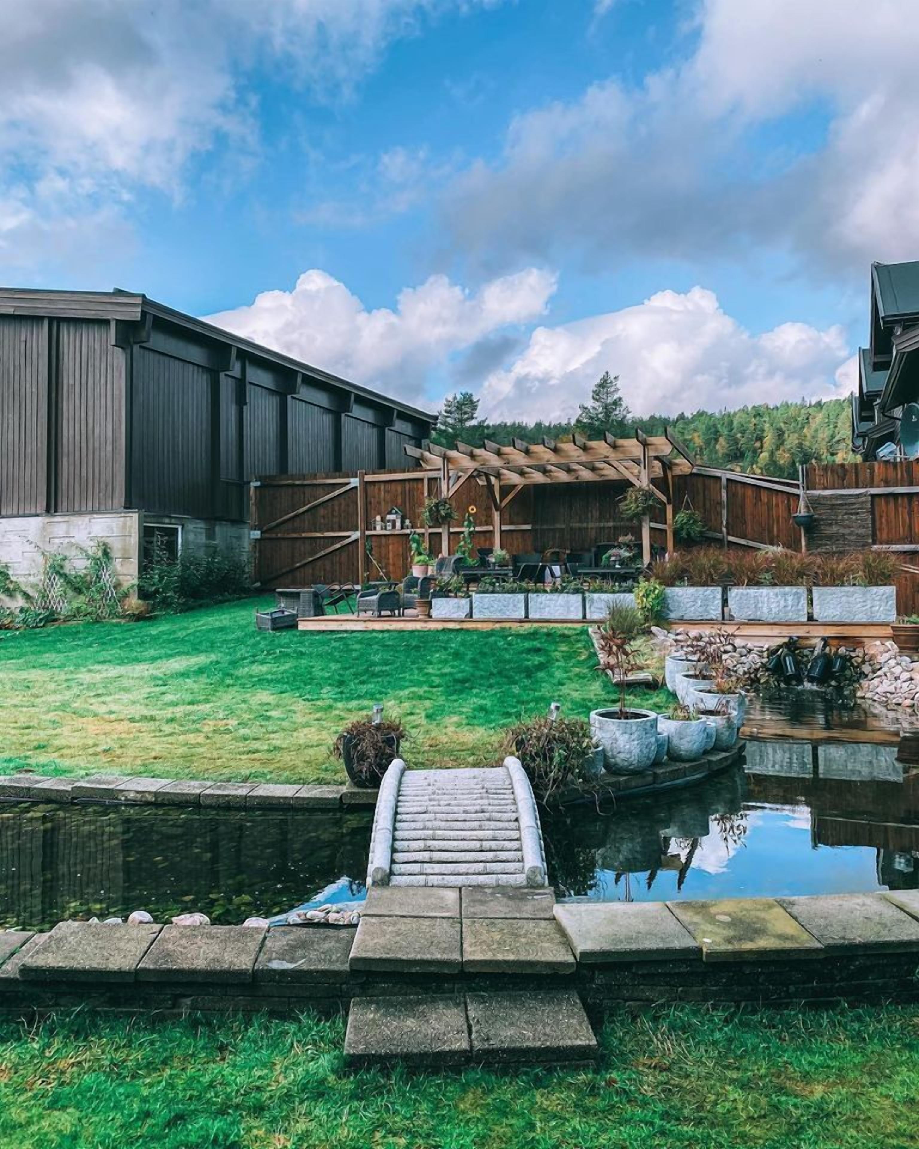 22-inch flat-screen TV with cable channels, TV, foosball